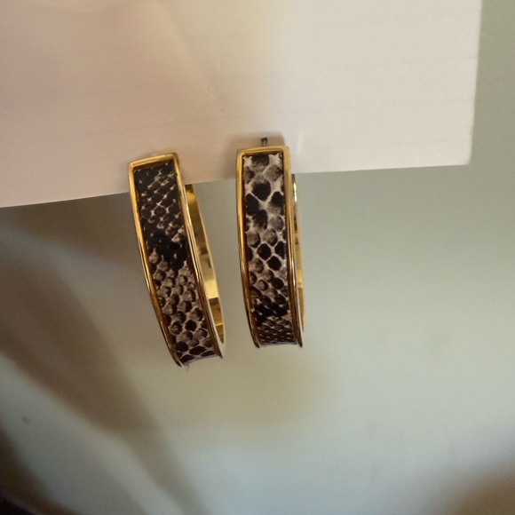 Caché set gold tone snake skin earrings and bracelet - Picture 2 of 9
